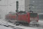 BR 146 mit Zugen 146 xxx am 25.1.10 mit RE 6 in Essen Hbf