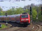 146 011-2 schiebt den RE1 in Richtung Aachen durch D�sseldorf-Volksgarten ...