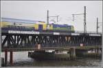 �ber die Oberhafenbr�cke verl�sst ...  Herbert Graf 08.01.2012