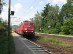 Die 151 067-6 durchfuhr am 25.6.10 mit Containerzug den Bahnhof ...