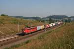 151 082 mit KLV Zug am 03.07.2010 bei Hebertshausen  ...