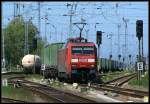 BR 152 Mal ein Bild aus w�rmeren Tagen. Bei rund 20 Grad verlie� 152 111 mit Hangartner am 10.05.09 den Rostocker Seehafen.
