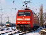 Mit einem Kesselzug am Haken verl��t 152 017-0 den Aachener ...