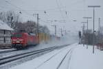 152 140-0 mit einem Containerzug am 30.01.2010 durch Kreiensen  ...