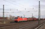 BR 152 152 088-1 mit einem Ganzzug offener G�terwagen in Sch�nebeck-Frohse. der Zug f�hrt in Richtung Magdeburg. Fotografiert am 19.03.2010. 