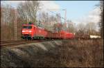 152 053 (9180 6152 053-5 D-DB) schleppt ihren G�terzug in ...