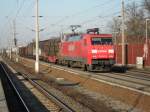 152 027-7 bei der Durchfahrt am 07.04.10 um 08.30 Uhr ...
