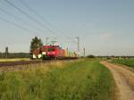 BR 152 152 114 fuhr am 12.07.2010 mit einem bunten Container Zug an mir vorbei. (K�fering)