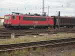 BR 155 155 114 abgeb�gelt vor einem G�terzug am 28.November 2009 in Bad Kleinen.