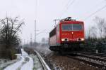 BR 155 155 187-8 wirbelt etwas Schnee in Dresden-Stetzsch auf. (17.12.2009)