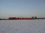 Eine 155iger zieht ein Getreidezug durch Schkeuditz West nach Halle. ...