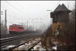 155 254 hat in Hagen-Vorhalle einen G�terzug �bernommen und passiert ...