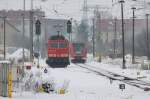 155 086-2 kreuzt in Angerm�nde den RE3 von Schwedt/Oder 19.02.2010 ...