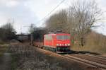 155 031 mit einem gemischten G�terzug in Ahlten am 2.3.10. ...