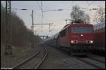 BR 155 Was tags�ber hinf�hrt, kommt sp�ter auch wieder zur�ck. In diesem Fall sogar am selben Abend. Wieder 155 080 aus Richtung Aachen kommend. Dieser wurde bei der Durchfahrt von Geilenkirchen bei leider schlechten Lichtbedingungen fotografiert.
24.03.10 18:19
