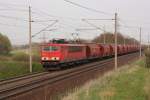 155 107-6 f�hrt mit einem Ganzzug Kali-Wagen in Richtung Braunschweig. ...
