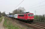 155 158-9 mit einem Containerzug gen Lehrte unterwegs (Ahlten 08.04.10) ...