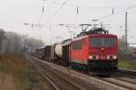 155 091-2 mit einem G�terzug in Hilden am 13.04.2010  ...