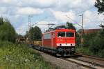 155 268 (logolos) mit einem G�terzug am 5.8.2010 in Limmer. ...