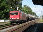 155 011 durchfuhr am 4.9.10, mit einem Kesselwagenzug, Leipzig-Miltitz Richtung ...
