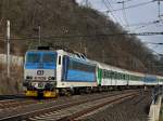 BR 162 Die 162 013 am 04.04.2010 mit einem R unterwegs bei �st� nad Labem.  