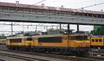 1750 und 1749 der NS stehen abgestellt in Maastricht, 4.8.10 ...