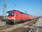 BR 182 BR 182 001 mit RE-Linie 10 in Cottbus, am 10.03.2010