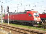 BR 182 182 001-8 sonnte sich am 28.04.10 im Hbf Cottbus.