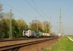 br-182-dispolok Wir standen extra fr�h auf um uns die 'Inform' zu holen. Aber da auch die WLB (ES 64 U2 -064) vorbei kahm, wollten wir sie nicht einfach so 'ziehen' lassen. (25.04.2010, Mangolding)