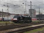Die ES 64 U2-005 am 16.05.2009 bei einer Rangierfahrt im ...