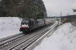 br-182-mrce ES 64 U2-030 am IC 'Rottaler Land' Hamburg-Passau/M�hldorf bei Parsberg erwischt.(KBS 880,30.01.2010)