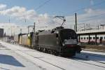br-182-mrce 182 505 + 182 511 mit KLV Zug am 31.01.2010 in M�nchen Ost.