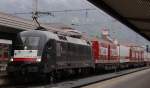 br-182-mrce ES 64 U2 - 029 durchf�hrt mit einem GZ den Innsbrucker Hauptbahnhof. 16.05.2010