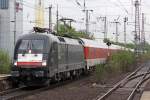 Die ES 64 U2-036 in Duisburg Hbf am 07,05,10  ...