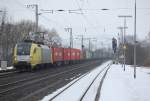 BR 182 (private) ES 64 U2-070 mit einem Containerzug am 9.2.2010 in Kreiensen