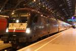 Die ES 64 U2-061 (182 561-1) mit IC 1817 in ...