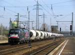 br-182-private ES 64 U2 - 002 mit einem EGP Zementzug von Berlin Greifswalder Str. nach Deuna h�lt zum Personalwechsel in Berlin Sch�nefeld Flughafen am 08.04.