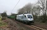 br-182-private Raildox-Taurus ES 64 U2-101 mit einem vollen Holzzug gen Lehrte unterwegs (Ahlten 08.04.10)