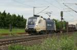 br-182-private ES64 U2-035 der WLB 'K�hne+Nagel' bei der Durchfahrt durch Iphofen am 10.06.2010 (Rene)