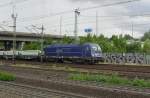 BR 183 MGW 183 500 mit Schwellenzug in Hamburg Harburg am 6.7.2010