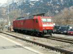 DB Lok 185 137-7 abgeb�gelt auf dem Wartegleis in Landquart.18.03.10 ...