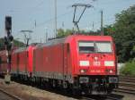 Eine Doppeltraktion zweier 185er fuhr am 7.7.10 durch K�ln West.Vorne ...
