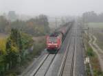 185 088-2 mit einem Mischer gen Offenburg am nebelverhangenen 29. ...