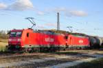 Herbstlicher Sonnenuntergang mit Doppeltraktion von 185 151-5 und 185 218-5 ...