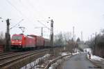 BR 185 mit Zugen 185 225 in H-Bornum am 9.2.2010.