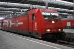 BR 185 mit Zugen Den Fu�ball Sonderzug aus Dortmund brahcte die 185 606-1 am 13.02.10 nach M�nchen. Hier zu sehen im Hbf.