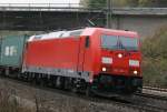 185 318-3 mit einen KLV-Zug Richtung Norden kurz hinter Fulda ...