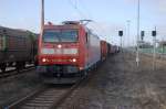 185 065-0 mit einem gemischten Güterzug in Rathenow in Richtung ... 185 065-0 mit einem gemischten Güterzug in Rathenow in Richtung ...