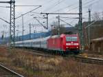 185 129-4 f�hrt mit einem Milit�rpersonenzug vom Rbf Eisenach ab. ...