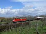 BR 185 mit Zugen 185 140 hier auf der Stadtumgehung von Freiburg mit einem GZ. April 2010 